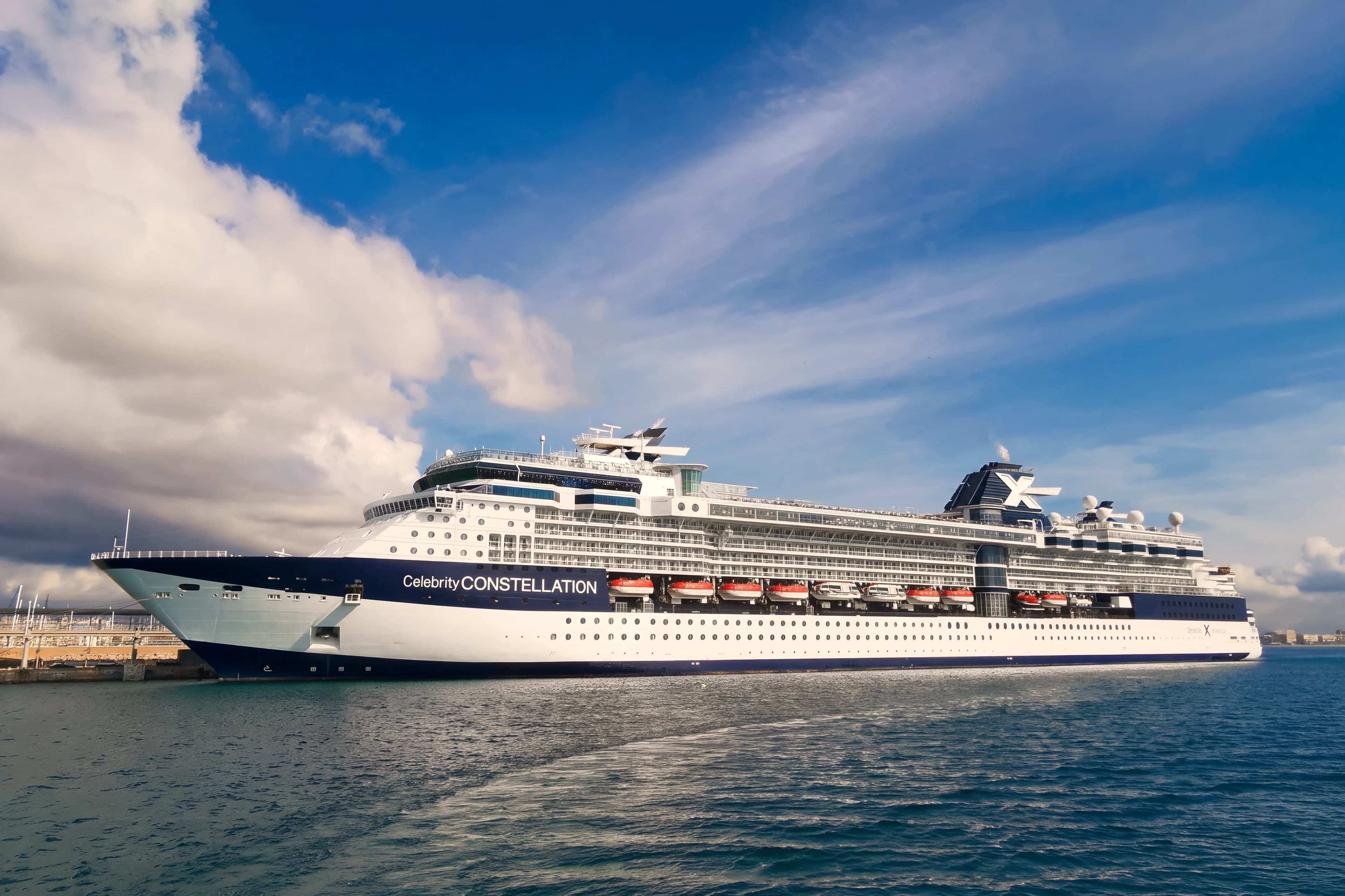 Лайнер Celebrity Constellation