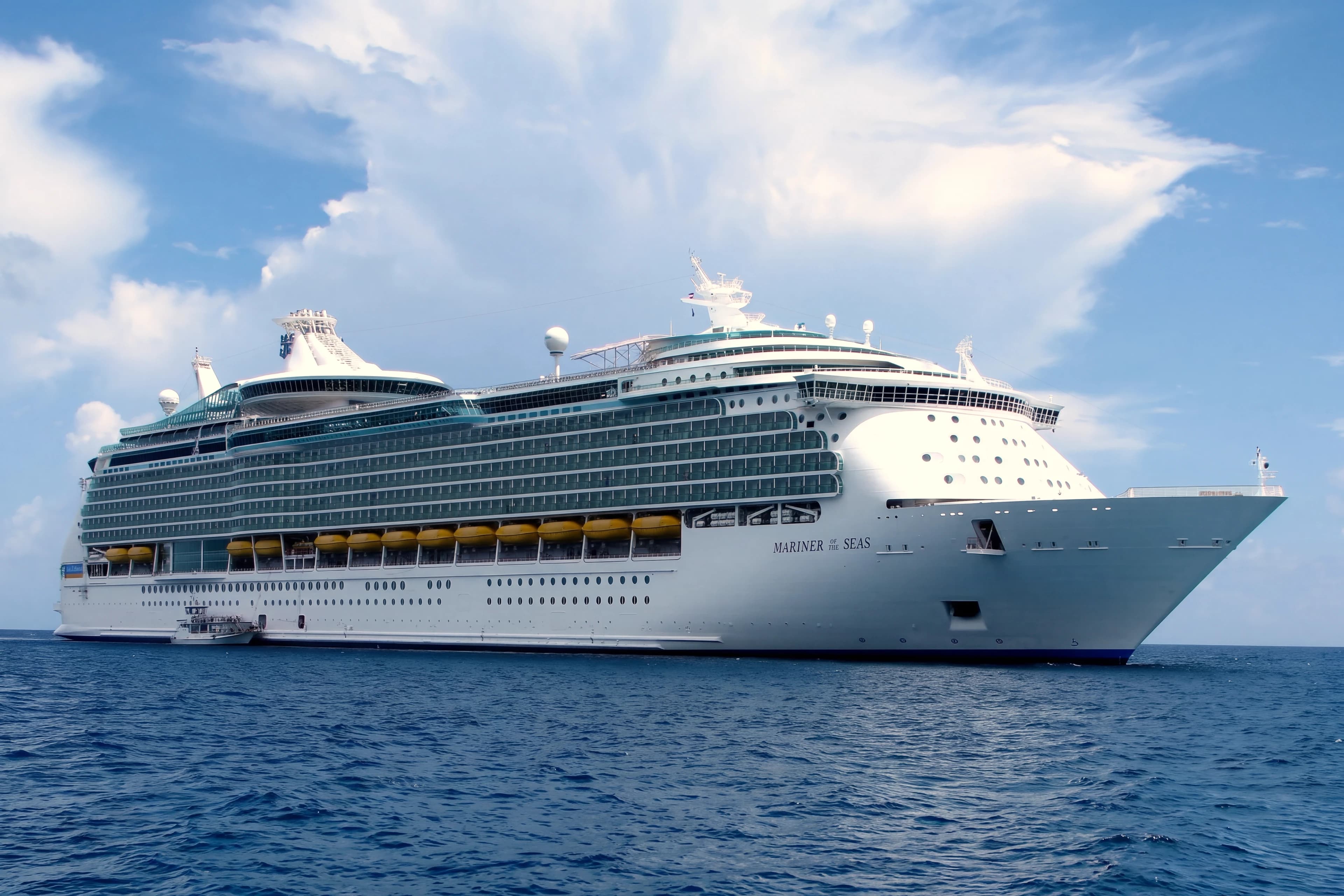 Лайнер Mariner of the Seas в открытом море